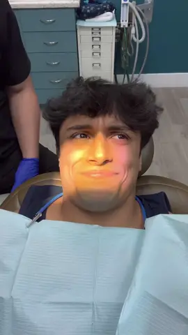 What should I do??? 😭 #foryou #teeth #dentist #wwyd