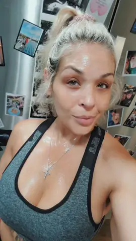 Join me for my morning 🌄 #agapelovegirl #morningroutine #postpartum #mikedolce #apothekaryco #apothekary #workout #postbabybody #realbodies #newmomlife #nursingmom 