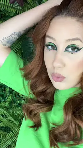 De Ladim de ladim , girou 🎶💚 #makeup #transition #transitionmakeup
