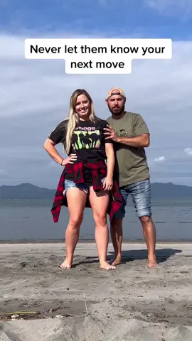 I’m a lucky son of a beach she didn’t kill me after this 😂🌊 #comedycouple #marriedlife #couplescomedy #neverletthemknowyournextmove