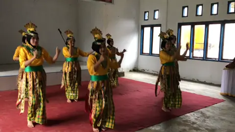 lomba tari lulo kreasi, my team❤️#lulokreasi #fyp#sulawesitenggara #kendari