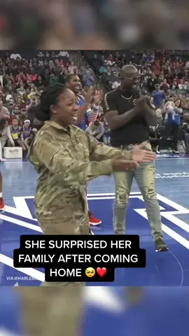 This mom surprising her daughter and boyfriend when she came home from Kuwait is everything ❤️ (via @harlemglobetrotters) #momdaughter #cominghome #wholesome