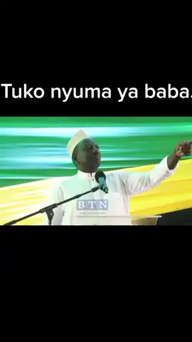 ulliam Tuko nyuma ya baba🤣🤣🤣#kisumu #usa #fyp #nairobi #nairobitiktokers #kerichotiktokers #bomettiktokers #usa_tiktok #bomet #kericho #eldoret #trend #nyeri #kiambutiktokers #kikuyu #meru #kiambutiktokers #kisumutiktoker #eldorettiktokers #rutoforpresident