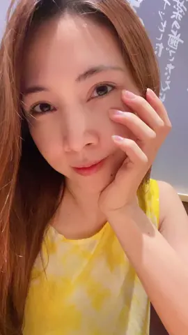 ขัดตัวเสร็จ แวะกินของโปรดแพพ สถานีต่อไปล้างรถไปสิ กินคนเดียวมันก็จะเหงาๆหน่อย😋✨ #ขออภัยในความดิบของหน้า#แม่ควรเขียนคิ้ว55#แต่แสงดี#พอไปวัดไปวาได้อยู่😆