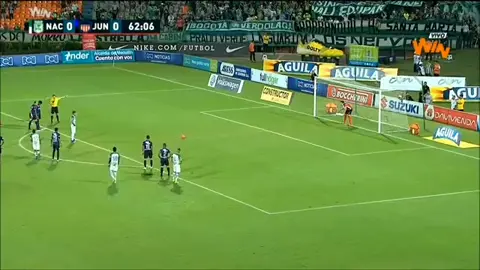 No existen un mejor cobrador de penales que supere a dayro 💚⚽ #footballtiktok #footballgoals #goles #atleticonac #atleticonacional #atleticonacional⚽️🥰 #fyp #fypシ #fypage #fypシ゚viral #futbol #futbolcontemo #futbolcontemo #bailamorenachallenge #dayro #dayromoreno #dayromoreno #golesdecrack #penales #penal #footballtiktok #footballgoals #atleticonacional #nacional #audioviral #colombia #tiktokcolombia #fypシ゚viral #vamosverdes #lds #greenscreen #futboll #deporte #relatos #juniordebarranquilla