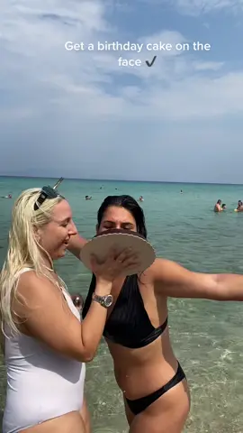 This is what you get on your 22nd birthday #BestFriends #birthday #birthdaygirl #birthdaycake #thankyou #happierthanever #happybirthday #happiness #friends