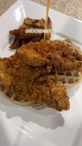 #chicken #chickenandwaffles #food #Foodie #foodtiktok #DinnerIdeas #cooking #recipes