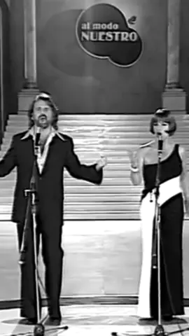 Gira el mundo, gira en el espacio infinito 🎶 #pimpinela #elmundo #luciagalan #joaquingalan #clásicos