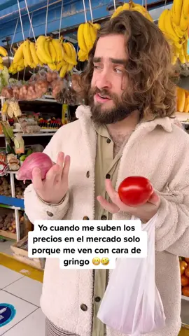 Lo que no saben es que mi esposa ya me entrenó muy bien 😅 #parati #pareja #latina #frances #comedia #peru