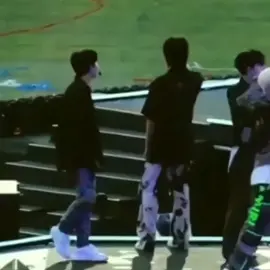 yang lain udah jalan, mereka masih tatap tatapan #harukyu