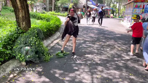 Cái tội lanh chanh đi trước 🤣🤣#Funnyvideos #buulong_dongnai #pranks #troll #fyp #vnfunny #vnprank