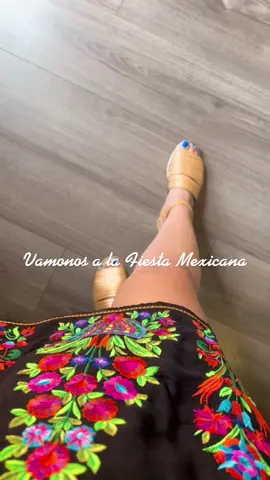 Fiesta Mexicana 🥳 #mexicanoutfit #fiestamexicana #grwm #OOTD #ootdmexicanstyle #hechoamano @mexichicsa