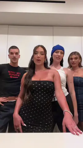 were back and were making Cucumber Lime Sunny Martini! 🥒🍸