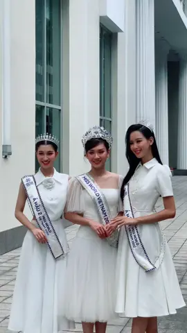 Nhan sắc top 3 Miss World Vietnam 2022 tại buổi media tour sau đăng quang, chiều 14/8. Ai cũng xinh hết phần người khác #missworldvietnam #huynhnguyenmaiphuong #lenguyenbaongoc #nguyenphuongnhi #ahauphuongnhi #xuhuong #xuhuongtiktok #muonmaushowbiz