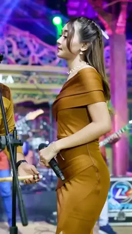 Memandangmu @Difarina #difarinaindra