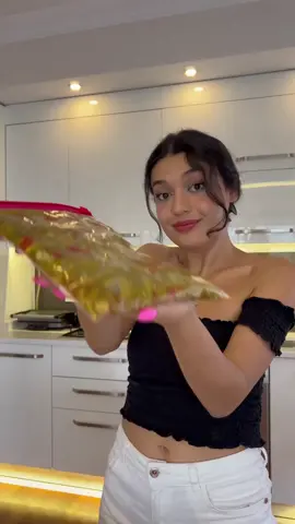 Yaz bitmeden kışlık hazırlıklarınızı tamamlayın 🤤 soğan ve zeytinyağ ile buzu çözülmeden kavurun afiyet olsun #kışlıkhazırlıkları #tazefasulye