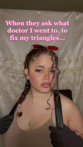 🙃 #laracroft #laracroftcosplay #laracrofttombraider #closetcosplay #femalecosplayer #angelinajolie #2001 #tombraider #tombraidercosplay #cosplay #mindyourbusiness