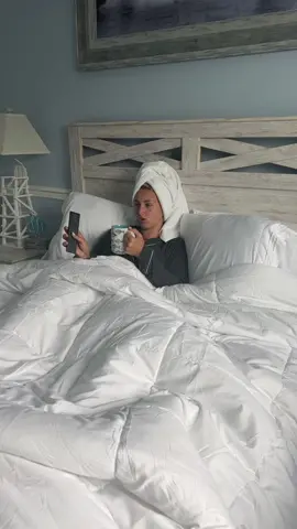 Sunday mood. 😴☁️ #cgklinens #luxuryforless #dontknowdontcare #comfortable #sundayreset