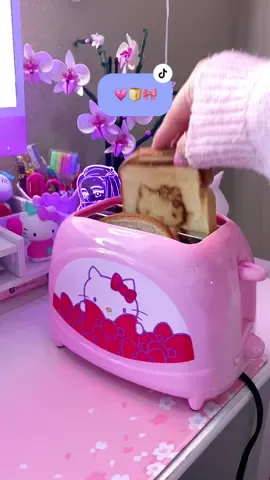 toast but make it 𝓱𝓮𝓻🎀✨ look what i found at my favorite store today 😭 #helloki#hellokittykawaii#cute#hellokittytoaster#hellokittytoast#desksetup#pinktoaster#pinkroom#asmr#unboxing#boxlunch#obsessed#snacktok