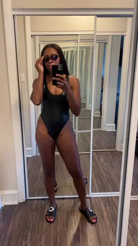 TikTok girl it’s a bathing suit 🩱