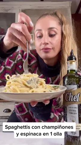 Spaghettis con 🍄 espinaca y 🧀 solo en una olla! Sin ensuciar! #parati #foryou #recipesforyou #recipesoftiktok