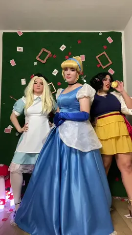 Guess which ones the theatre kid 🥸#disneyprincess #cinderella #aliceinwonderland #snowwhite #disney #fyp