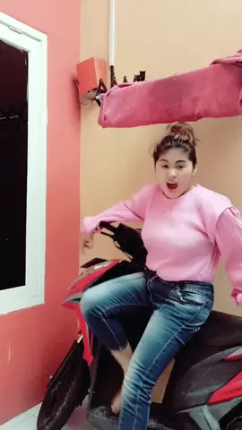 bLouse nYa aUnty cek keranjanG KuNing ..
