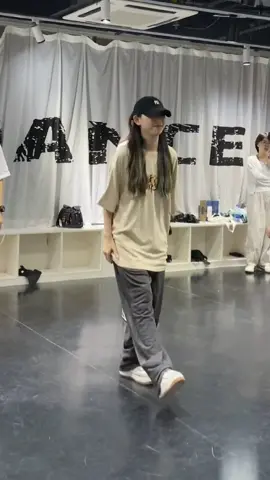 失踪人口回归#sorrysorry舞蹈挑战#dance #foryoupage #viral #pyf #pyp #fypシ 