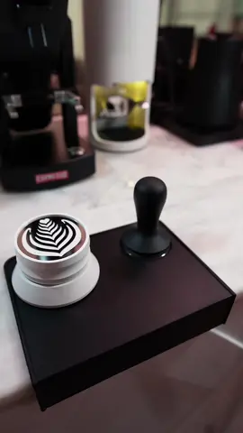 #coffee #coffeetiktok #coffeelover #coffeebeats #espresso #coffeeequipment #fyp #uae🇦🇪