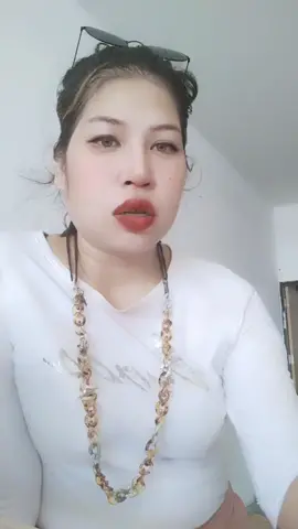 ก็เค้าแอบอยู่จะเห็นได้งัย