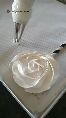 Pirulito de suspiros #pirulitodesuspiro #suspiro #viralvideo #confeitaria #merengue #meringue #meringuecookies