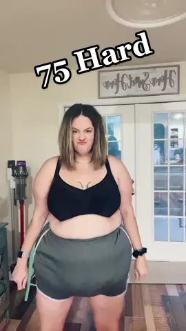 I’m doing it for me, my daughter, our life. All while Mommin’ hard. #75hardchallenge #momminhard #plussizemama #75hardmom #75hardplussize #plussizefitness 