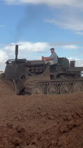 I’ve been trying to catch up with a #vickers Vigor #dozer for years and then 3 of them come along in the space of 6 months