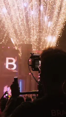 Do jeito que a gente faz, só a gente faz. 🥷🏴  #behindthescenes #makingof #aftermovie #festival #eventos #audiovisual #audiovisualbrasileiro #guerrilha #filmmaker #filmmakers #filmmakersworld