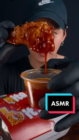 on a scale from 1-10 what’s your spice level? i’m eating spicy chicken wings and fire sauce #fyp #asmr  #asmreating #eating #eatingsounds #mukbang #spicy