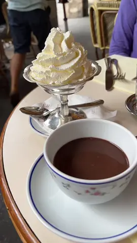 paris hot chocolate 🥵🥵🥵