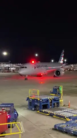 Water salute🫡 #fyp #aviation #boeing787 #americanairlines 