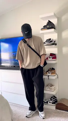 Cozy & chill vibes #streetwear #OOTD #outfitideas #kfashion #minimaloutfit