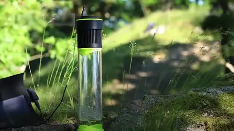 This bottle makes water out of air #Climate  #ClimateTech #climatechange #climateaction #fyp
