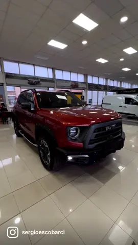 Vive una nueva forma de viajar con el #NewHavalDargo 🚘🍃, el SUV que te invita a experimentar nuevas sensaciones con sus 8 modos de conducción, con alta tecnología en su panel de instrumento digital y pantalla touch , lo mejor en seguridad que incluye frenado automático de emergencia y hasta 7 airbags 🙌, según versión. Reserva el tuyo en www.sergioescobar.cl 🧑🏽‍💻. . . . . #autonuevo #haval #instalosangeleschile #industriaautomotriz #servicioautomotriz #chillan #concepciónchile #instachillán #automóvil #automóviles #vehiculosnuevos #autoclasico #dargo #ofroad #offroadlovers 
