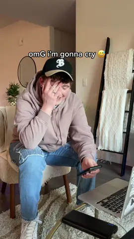 was so nervous to show my first song to my mom :’) #sing #newmusic #original #songwriter