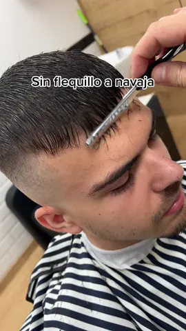 Sin flequillo a navaja #barbershop #asmr #viral #trend 