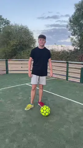 Tu fais ça en EPS ta 12/20 pas plus 😂#starfreestyle 