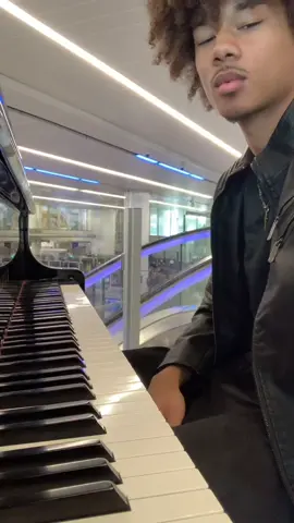 finally found a public piano 🥱 #fyp #foryou 