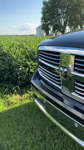 Dirty af but still clean 🥶 #ReTokforNature #fyp #fypシ #turbodiesel #dieseltruck #ecodiesel #pimpmobile 