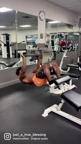 Extreme ab workout! #fit #Fitness #fitforlife #fitmen #fitmotivation #movtivationvideo #shredded #abs #gymmotivation #gymlover #gymhumor #c4energydrinks #fyp #fypage #fypシ゚viral #viralvideo #viral #viraltiktok 