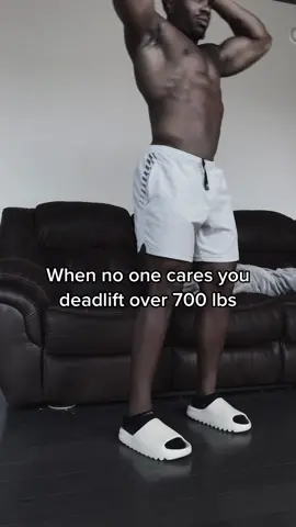 I literally never tell people how much I lift lmao #fyp #deadlift 