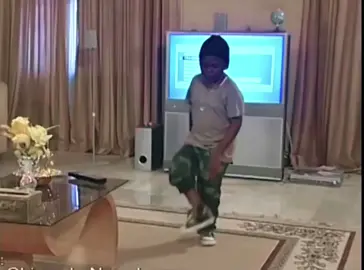 Osita dancing to Kendrick Lamar. #kendricklamar #nigerianmovies #akiandpawpaw #africantiktok 