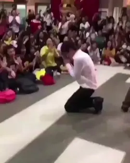 เห็นคลิปนี้ทีไรน้ำตาจะไหลลูกเราแสนดีตลอดมาจนถึงทุกวันนี้🖤😭📸🙏 #เพิร์ธธนพนธ์ #kdppe #perthtanapon #บังเอิญรัก #ตะลุมรักตะลุมบอล #พอกของเจื๋อ