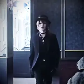low quality beast chuuya catwalk #bungoustraydogs #bsdbeast #chuuya #chuuyanakahara #anime #fyp [vid cred: amelia_melone]